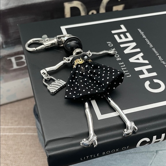 🌟🖤 Black and Silver Polka Dot Lady Key Holder Bag Charm🖤🌟NEW - Picture 4 of 6